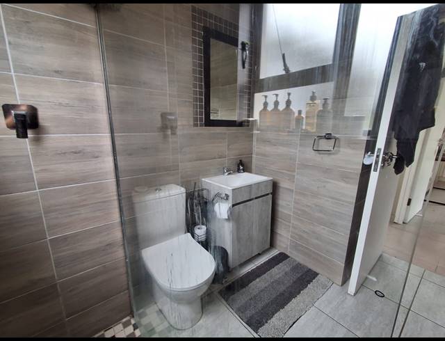 2 BEDROOM APARTMENT FOR SALE IN PALM LAKES ESTATE